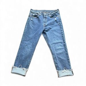 Levi's 501 Blue Cropped Jeans with Frayed Hem size 29
